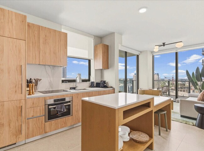 Building Photo - 11 NE 6th St