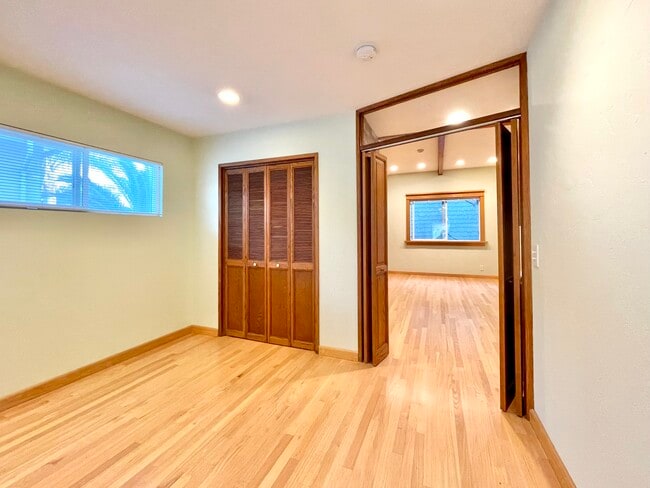 Building Photo - 3869 McLaughlin Ave