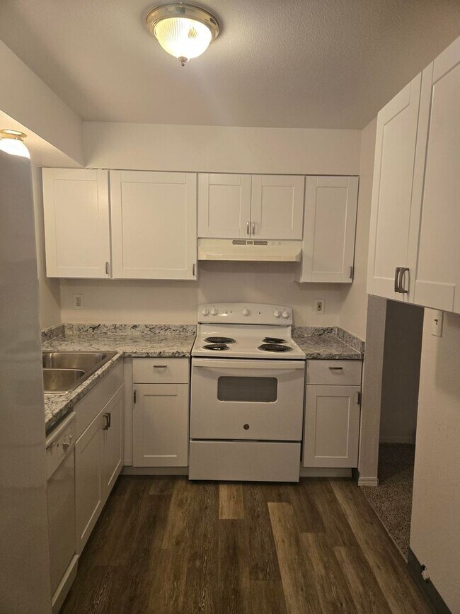 Building Photo - 211 N Shields St