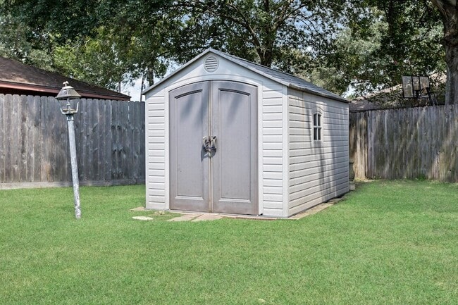 Building Photo - 660 Bancroft Dr