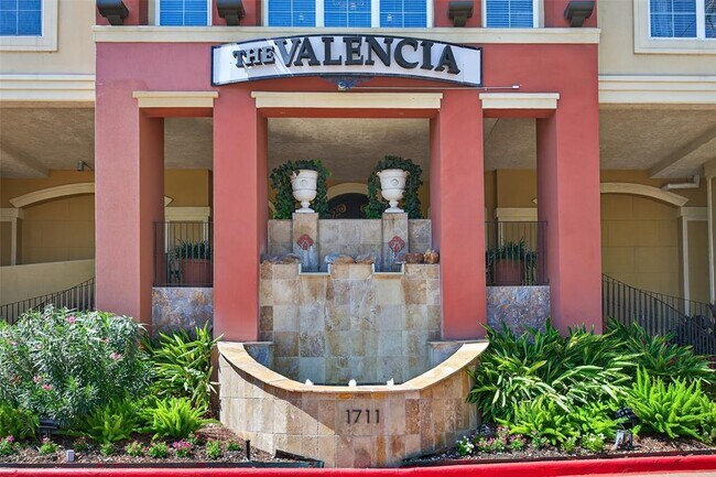 Building Photo - 1711 Old Spanish Trl