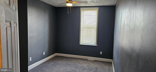 Building Photo - 1221 Poplar Grove St