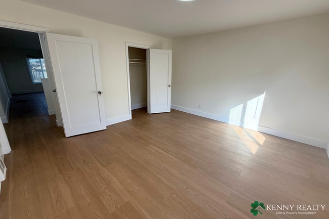 Building Photo - Remodeled 4BR/2BA Home w/ Dual Kitchens + New Appliances — Daly City