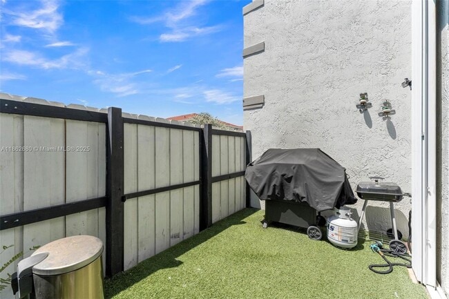 Building Photo - 21245 NE 8th Pl