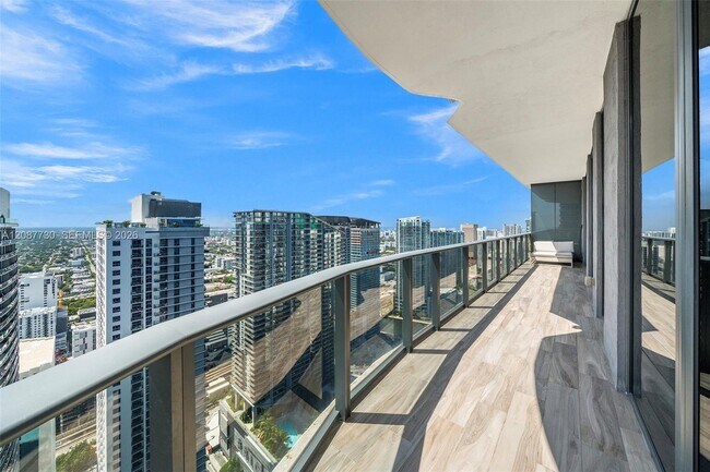 Building Photo - 801 S Miami Ave