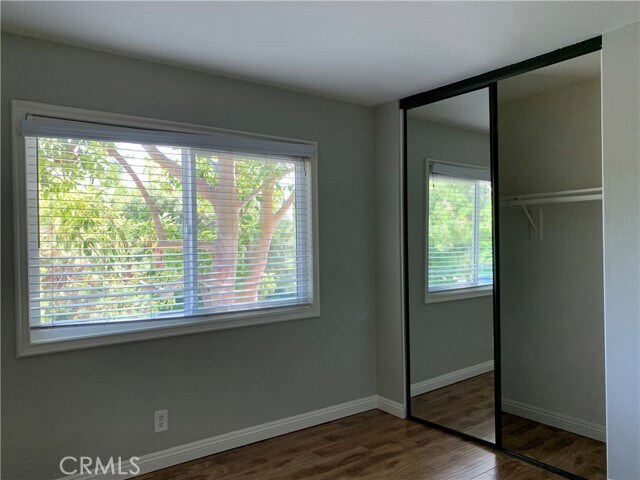 Building Photo - 662 Springbrook N