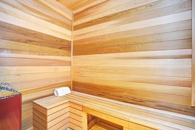 Building Photo - 900 N Ocean Blvd