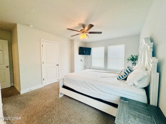 Building Photo - 7478 Shadow Lake Dr