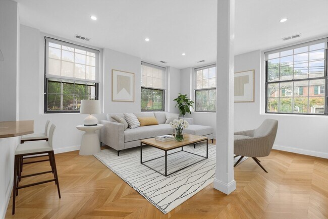 Building Photo - 21 Linden St