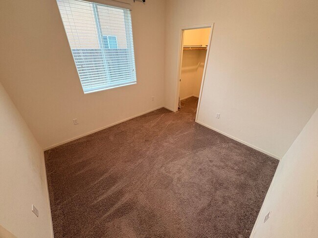 Building Photo - Lovely 3 bedroom home for rent in Hanford CA