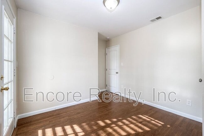 Building Photo - 6135 Chadwick Ave