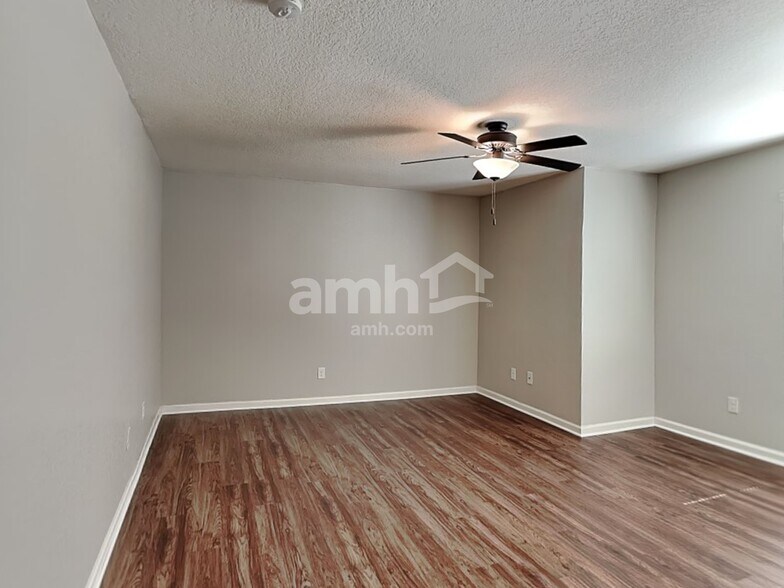 Building Photo - 176 Al Jennah Blvd