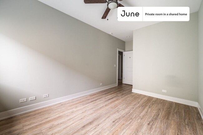 Building Photo - Private bedroom in 5 bed/3 bath Home