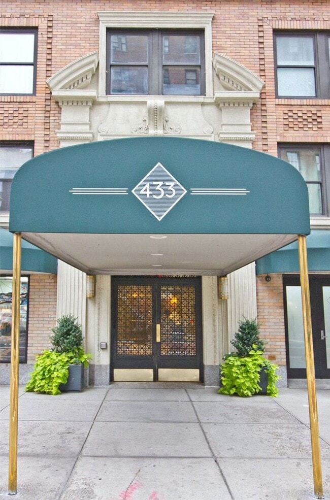 Building Photo - 433 W 34th St.