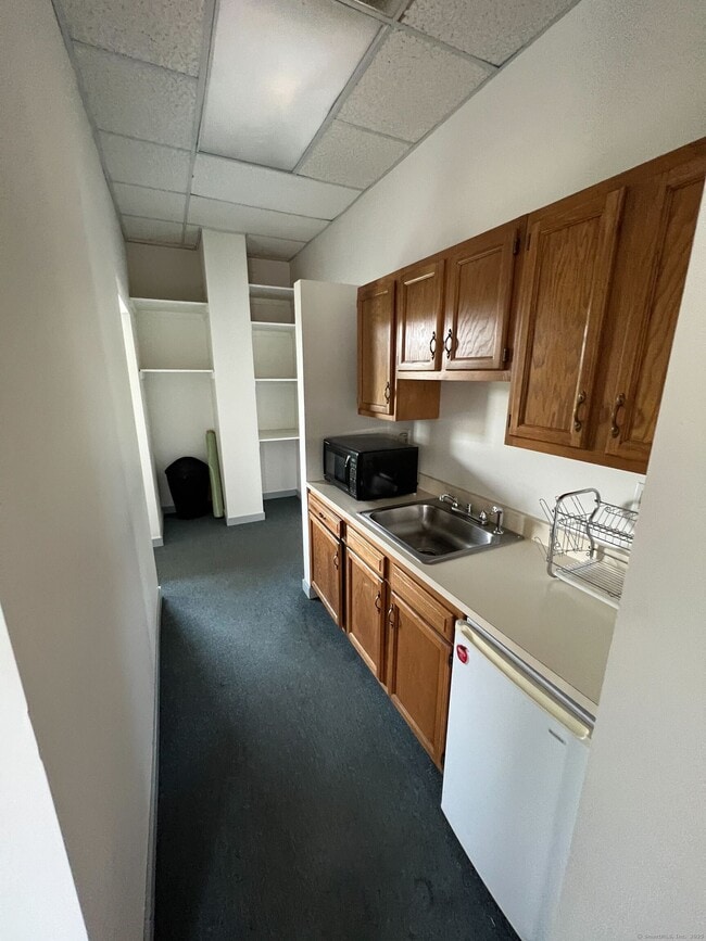 Building Photo - 151 Meadow St