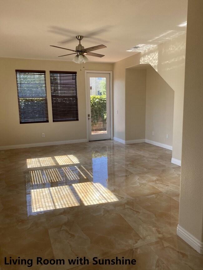 Building Photo - 31750 Paseo de Castaic