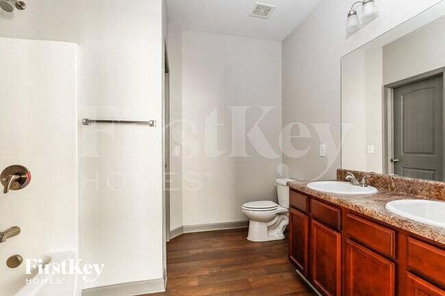 Building Photo - 866 Ivydale Ln SW