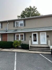 Building Photo - 611 Lincoln Way W