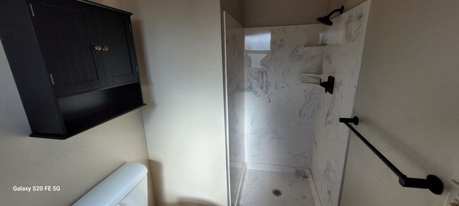 Building Photo - Beautiful & Spacious Home for Rent