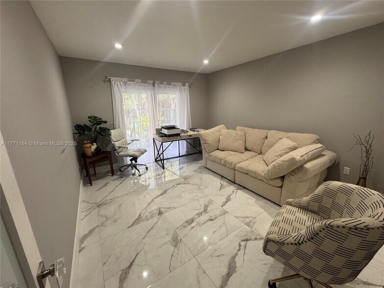 Building Photo - 16430 Briar Patch Pl