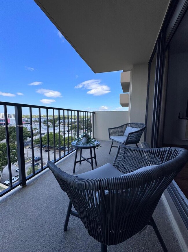 Building Photo - 1470 NE 123rd St