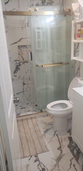 Private Bathroom - 3607 W Park Balboa Ave