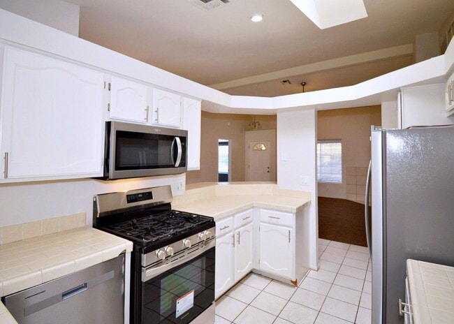 Building Photo - Charming 3-Bed, 2-Bath Home. - 1306 Sq Ft of Comfort in Cathedral City!"