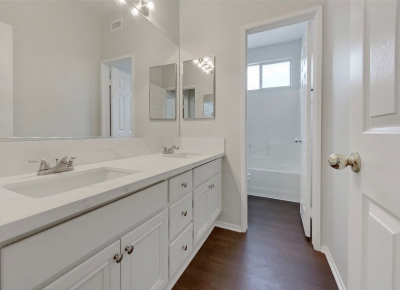 Building Photo - 27247 Coyote Mesa Dr