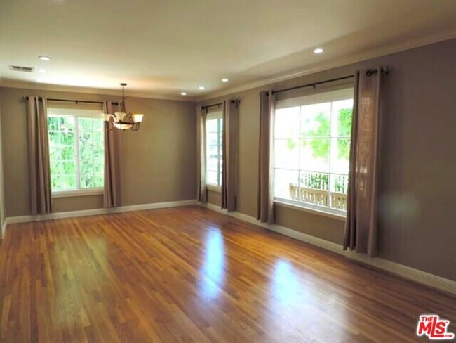 Building Photo - 5039 Rubio Ave