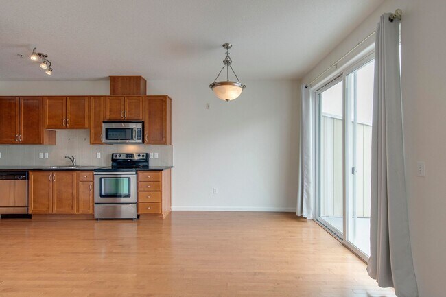 Building Photo - Timberland Falls Condo - 2bd, 2ba, 1011 sq...
