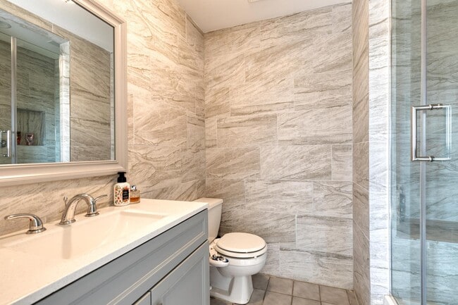 Building Photo - 10595 Blue Bell Way