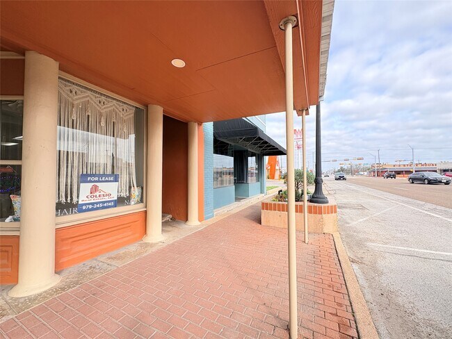 Building Photo - 2036 Avenue F