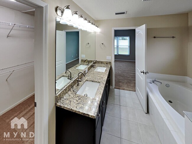 Building Photo - 13225 Early Run Ln