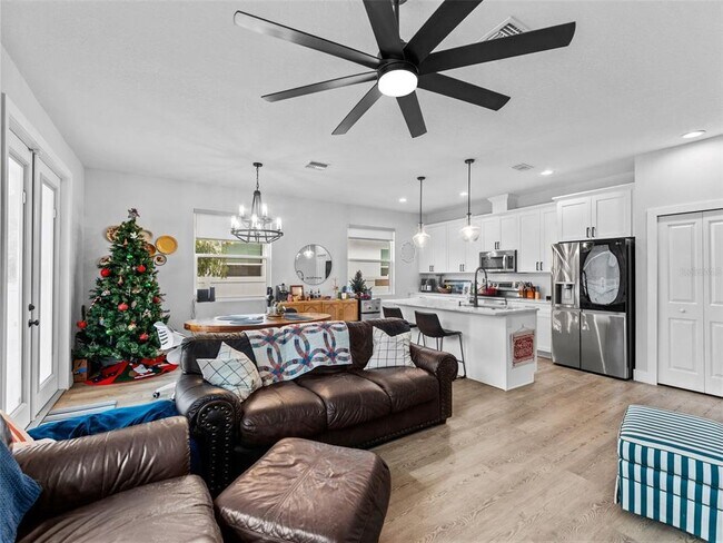 Building Photo - 3103 W Leroy St