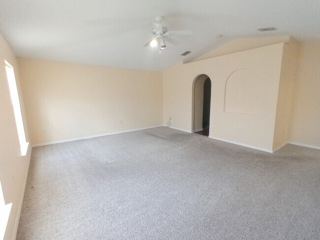 Building Photo - Spacious 4 bedrooms 2.5 baths single-family home Located in Orlando FL!!