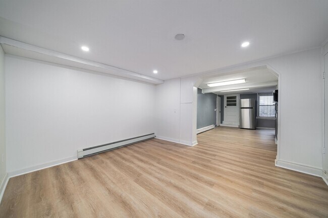 Building Photo - 324 Park Ave