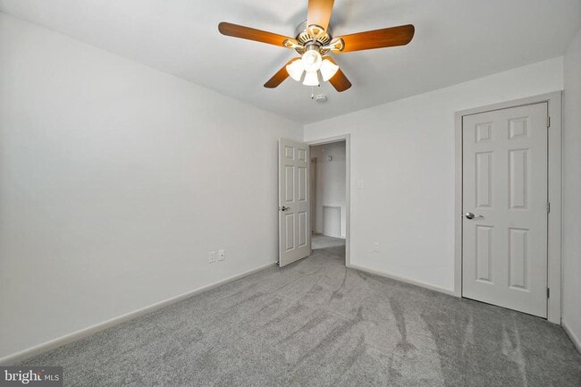 Building Photo - 172 Kenton Dr
