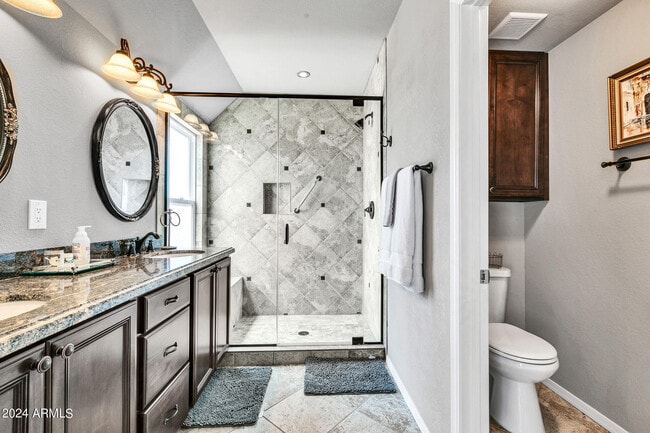 Building Photo - 8889 E Meadow Hill Dr