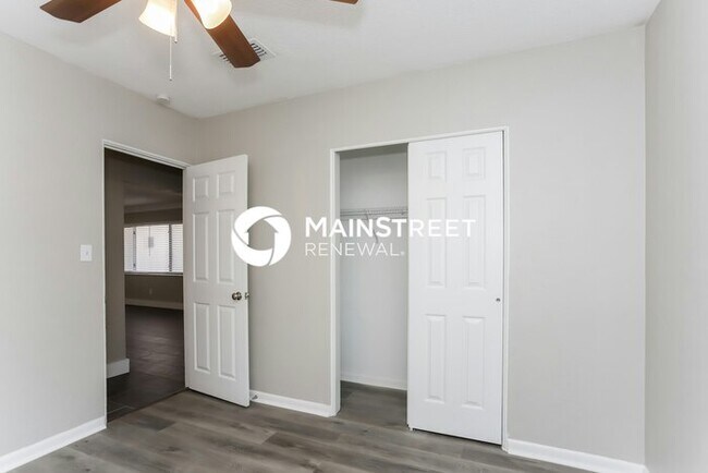 Building Photo - 8464 Hollyhock Ave