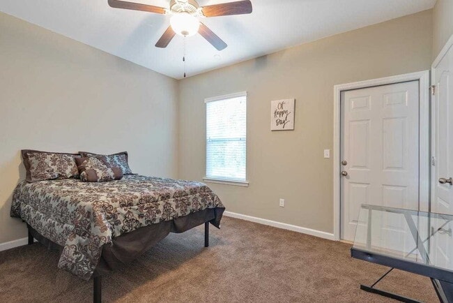 Building Photo - Recently Constructed 3x3!