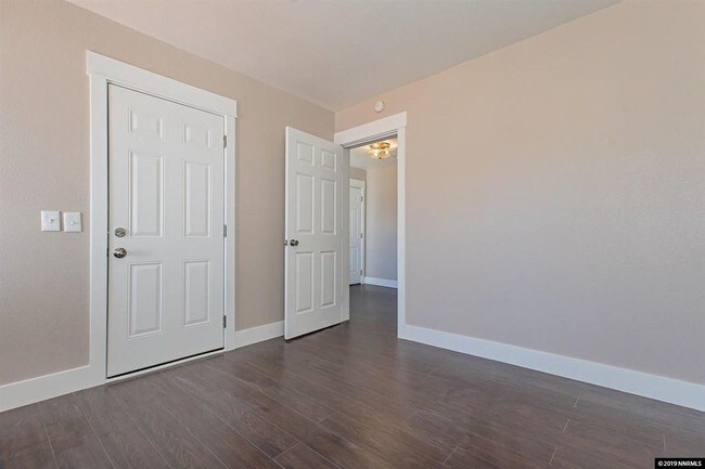 Building Photo - 1205 Valley Rd