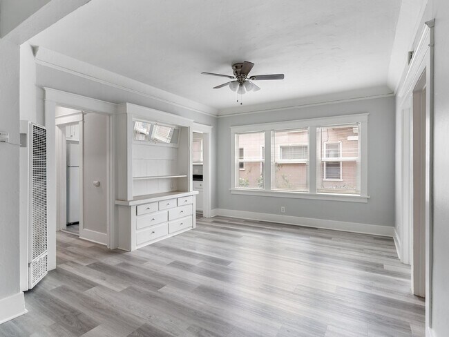 Interior Photo - 736-752 Olive Avenue