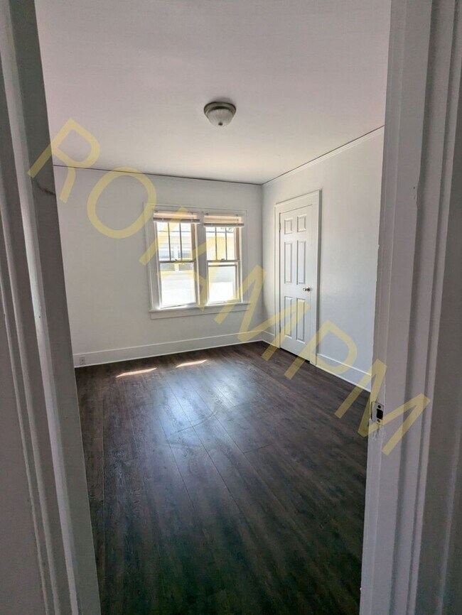 Building Photo - 359 2nd Ave N