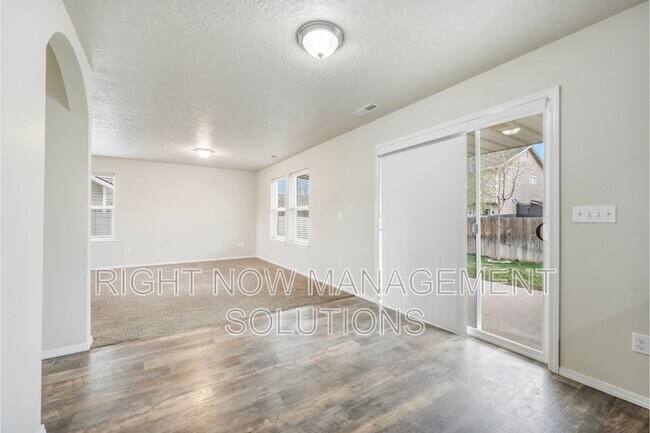 Building Photo - 1860 E Adelaide Dr