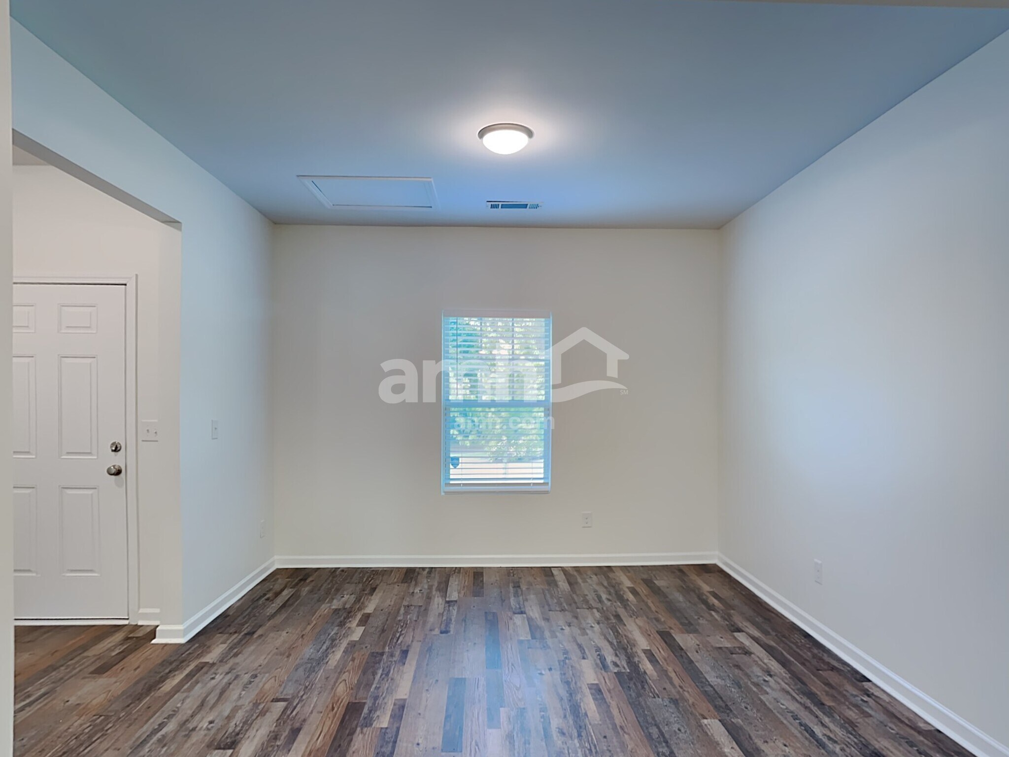 Building Photo - 290 Maxton Ave