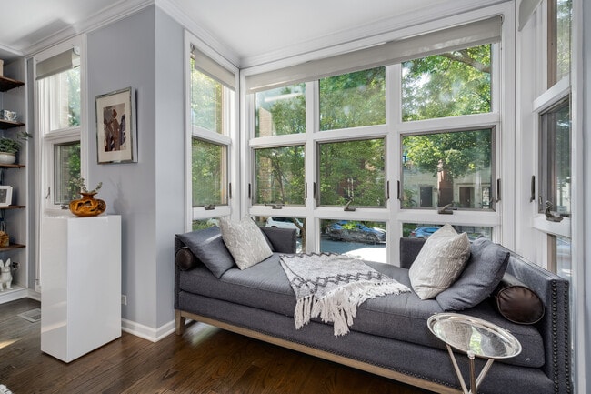 Building Photo - 2389 N Wayne Ave