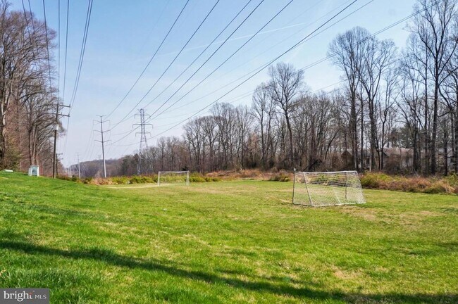 Building Photo - 6389 Fenestra Ct