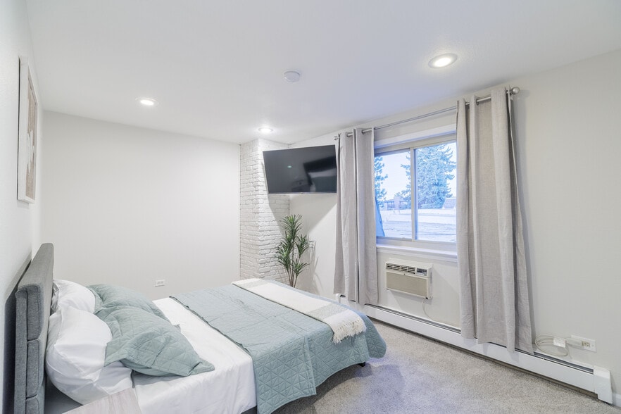 Building Photo - 1390 Everett Ct