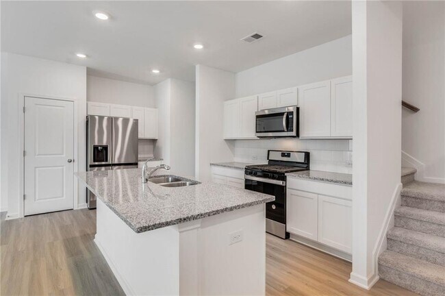 Building Photo - 5820 Flint Ln