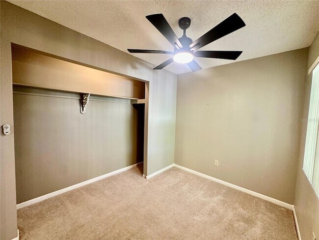 Building Photo - 630 Pavare Ct